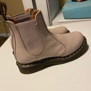 Dr. Martens Women’s 2976 Virginia Chelsea Boots in Vintage Taupe